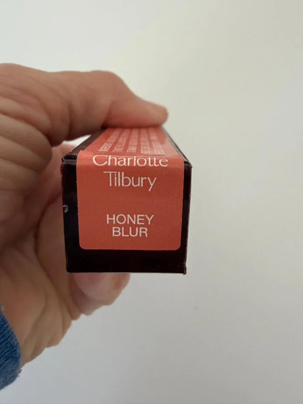 Charlotte Tilbury Airbrush Flawless Matte Lip Blur Liquid Lipstick Honey Blur